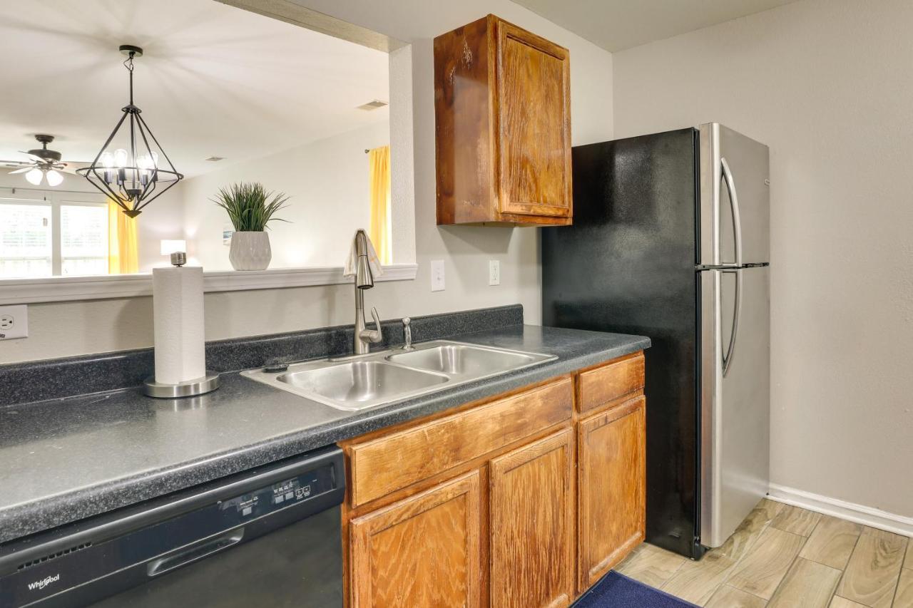 Charming North Charleston Townhome - Pets Welcome! エクステリア 写真