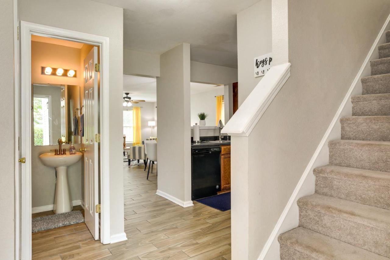 Charming North Charleston Townhome - Pets Welcome! エクステリア 写真
