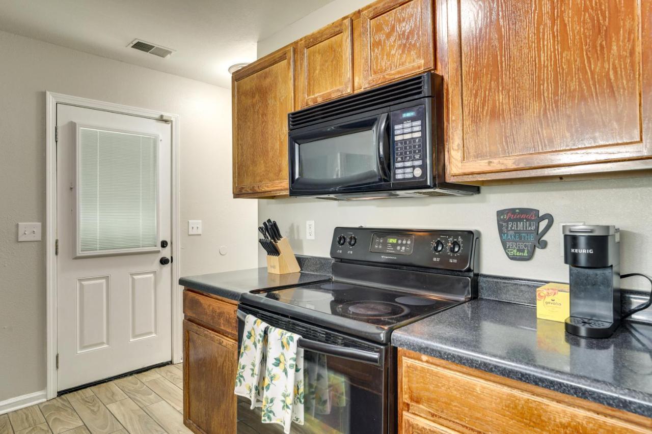 Charming North Charleston Townhome - Pets Welcome! エクステリア 写真