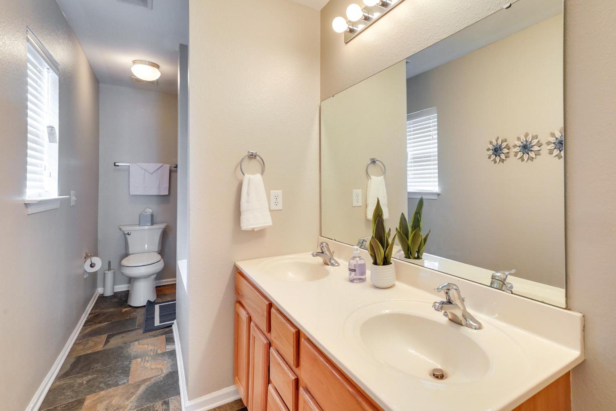 Charming North Charleston Townhome - Pets Welcome! エクステリア 写真