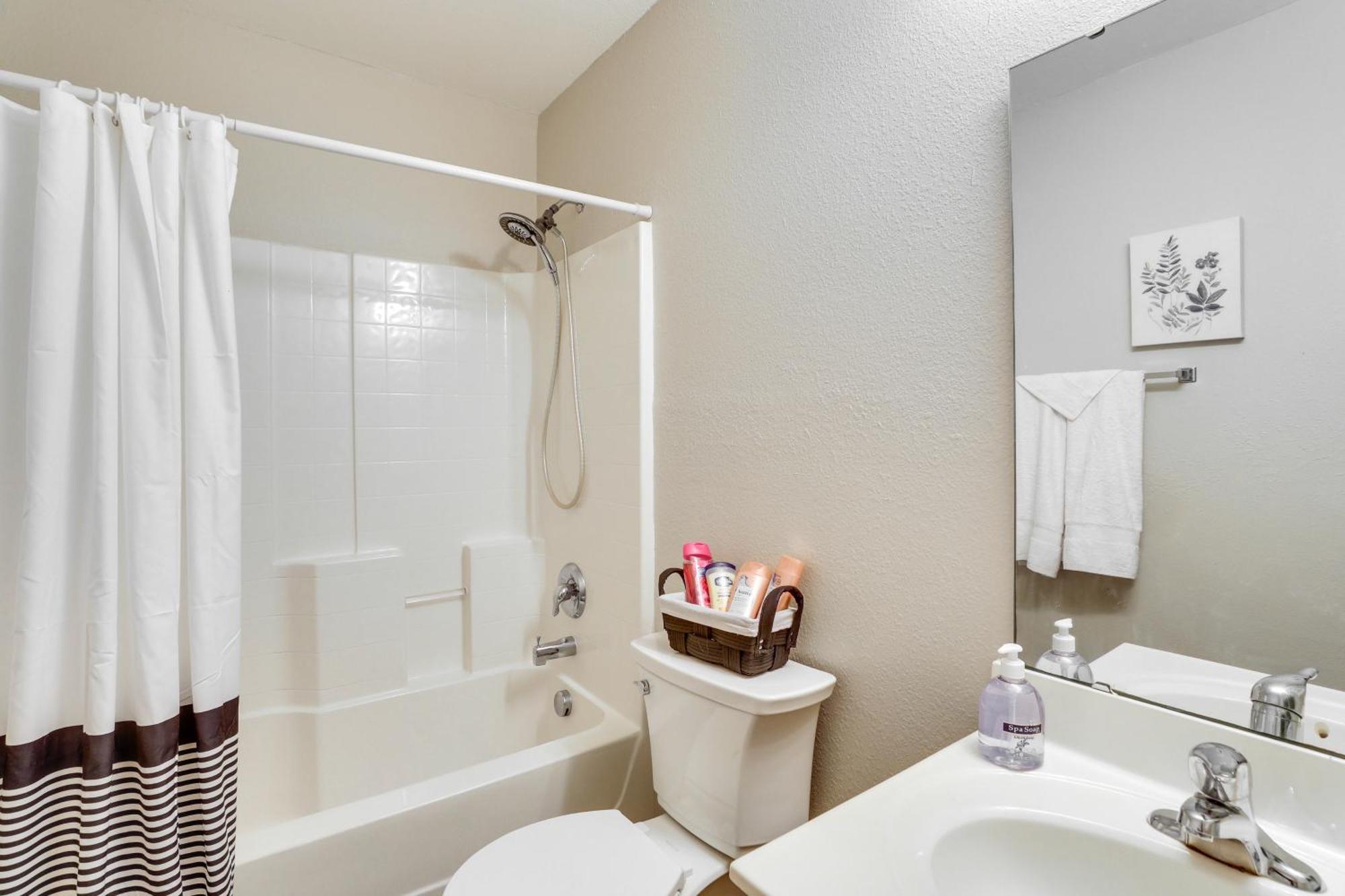 Charming North Charleston Townhome - Pets Welcome! エクステリア 写真