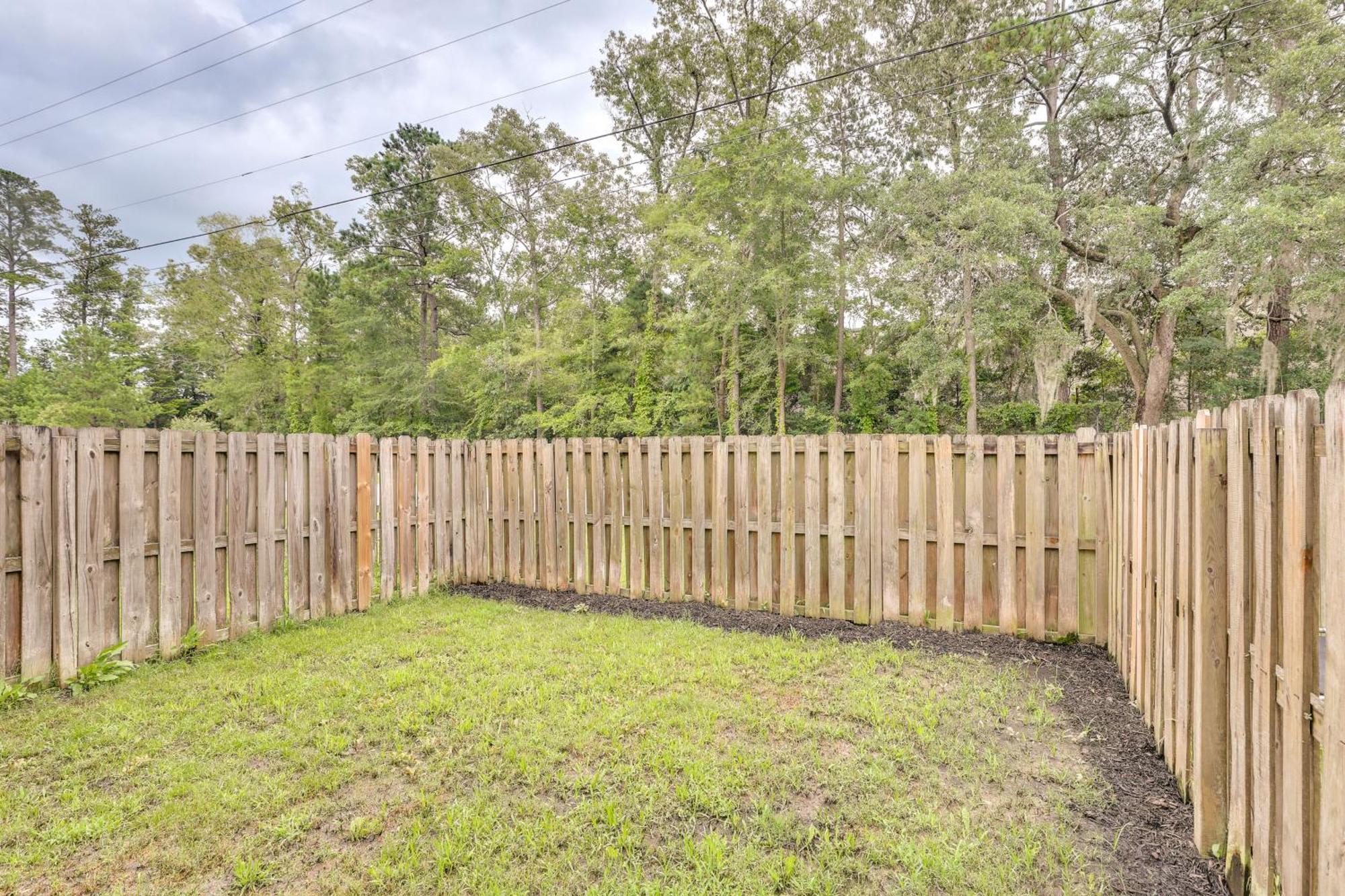 Charming North Charleston Townhome - Pets Welcome! エクステリア 写真